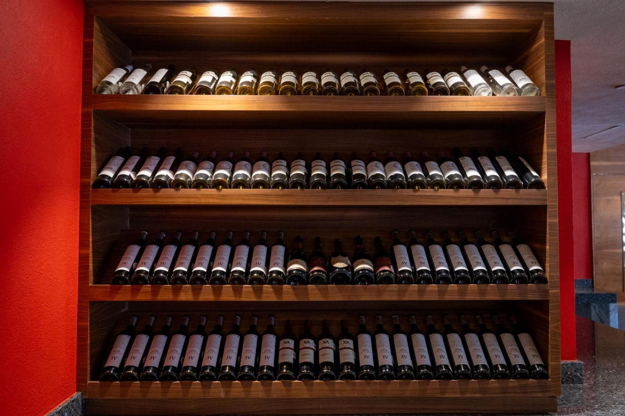 Camino Real Pedregal Mexico Ξενοδοχείο Εξωτερικό φωτογραφία Wine bottles in a wine rack