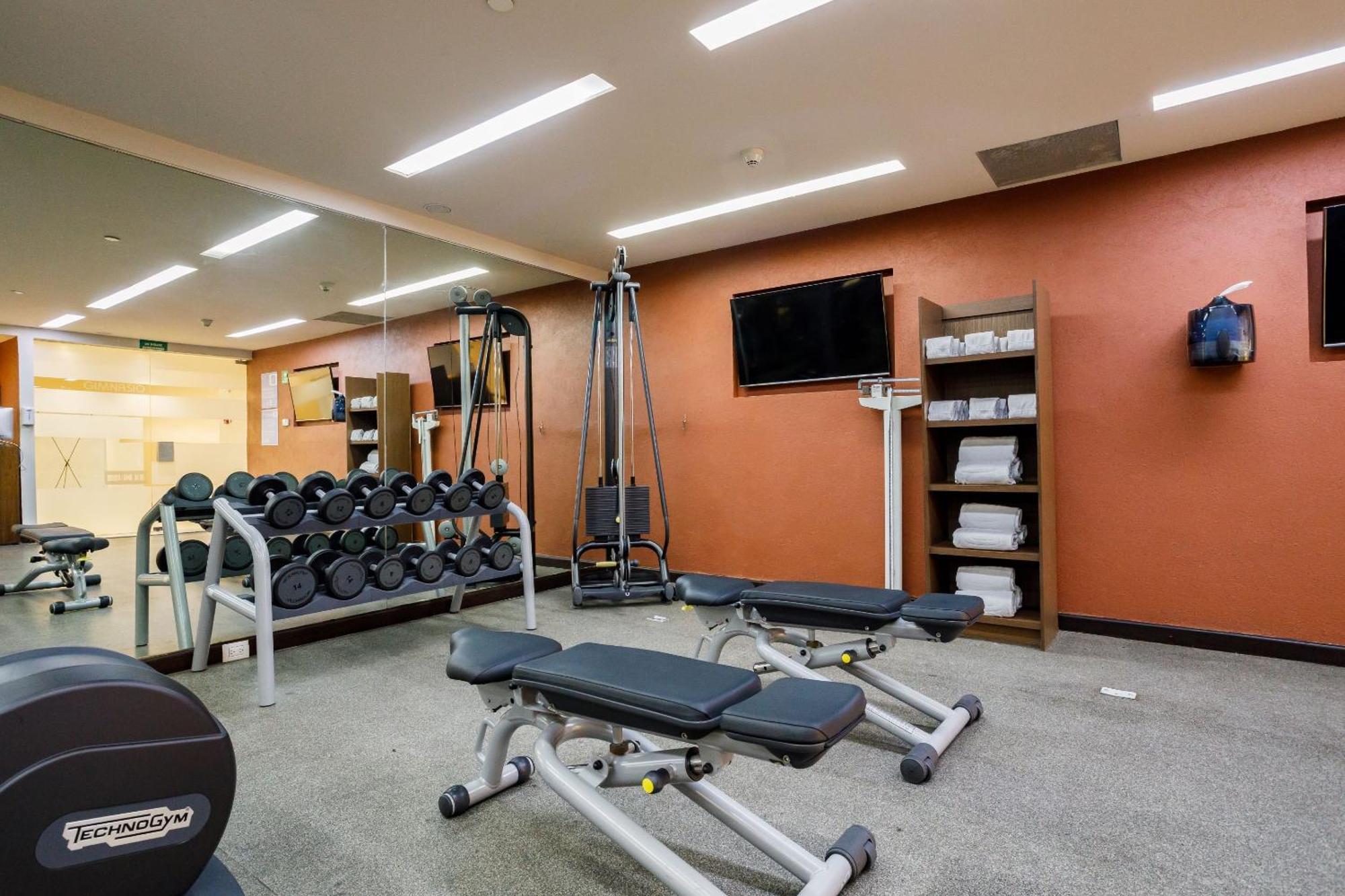 Camino Real Pedregal Mexico Ξενοδοχείο Εξωτερικό φωτογραφία The gym at the hotel